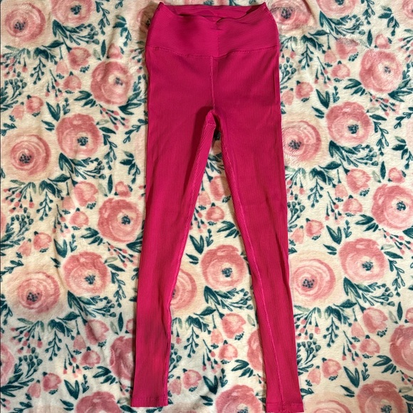 Year of Ours Vibrant Pink workout Set - Picture 4 of 4